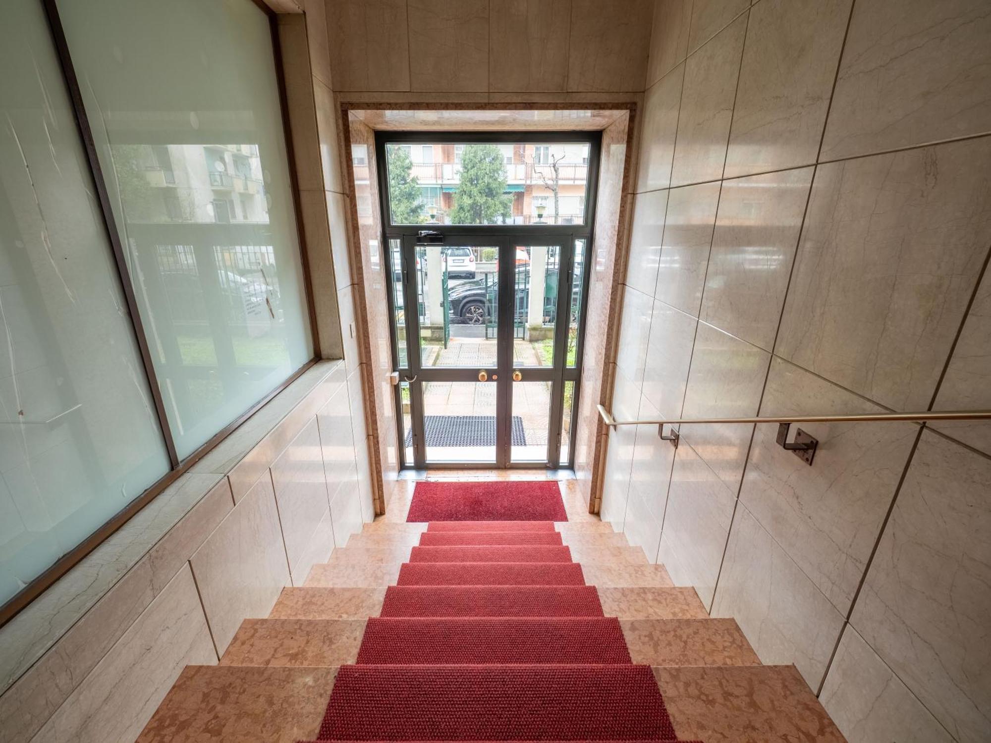 Milano 5 Guests - Modern Apt With Balcony Exterior foto